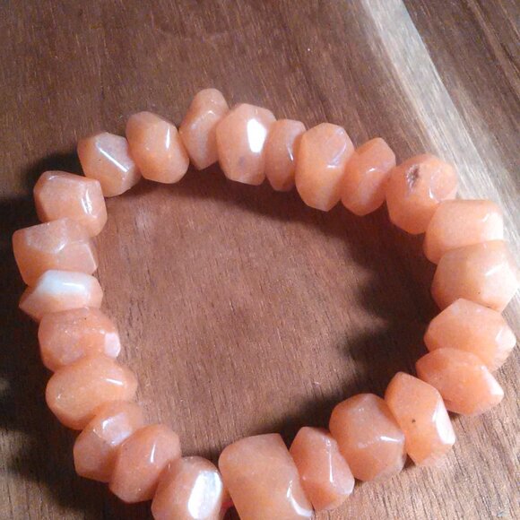 Freeform Faceted Red Aventurine Stretch Bracelet - Picture 5 of 11